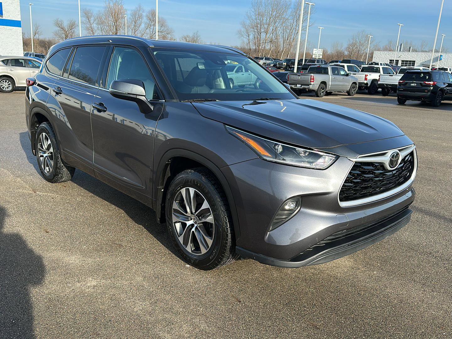 Used 2021 Toyota Highlander XLE image 13