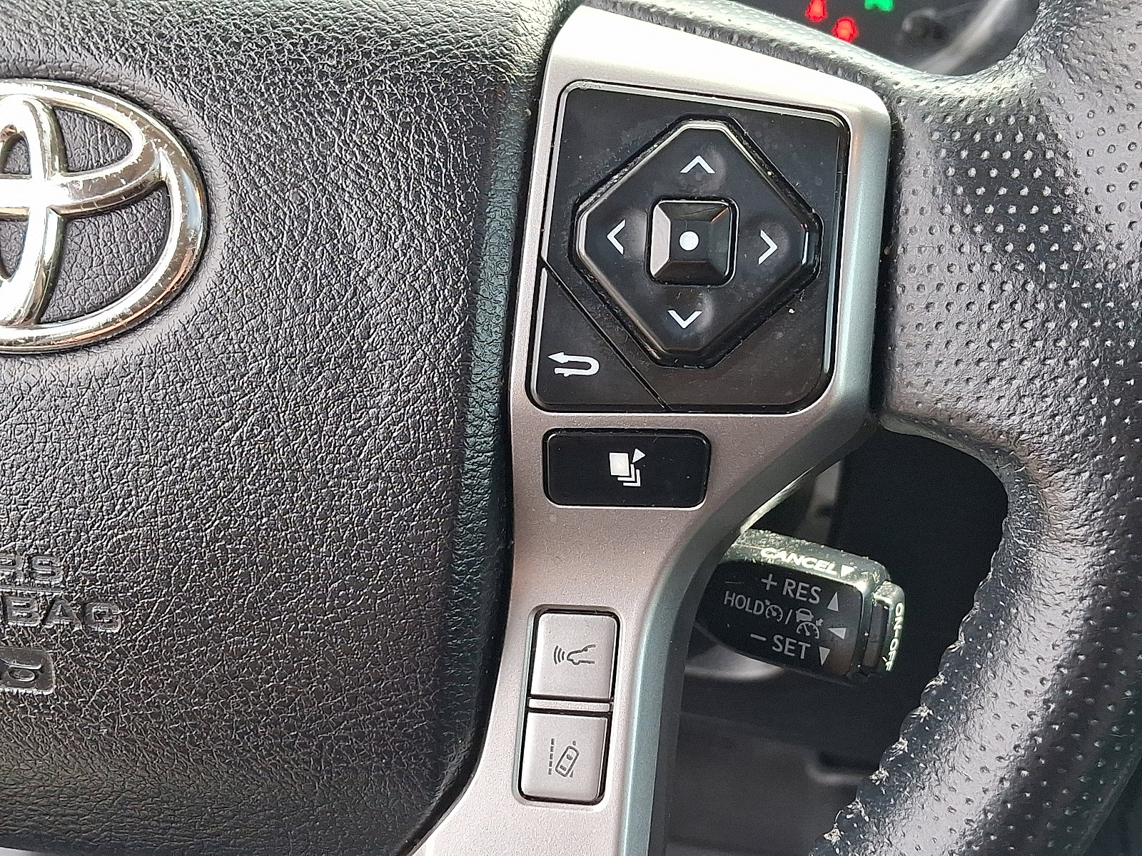 Used 2023 Toyota 4Runner Limited AWD/4WD image 23