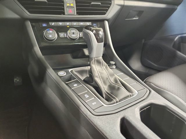 Used 2023 Volkswagen Jetta SE image 14