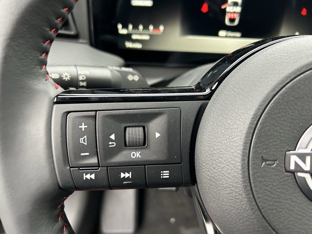 New 2025 Nissan Kicks SR w/ Illumination Package image 13