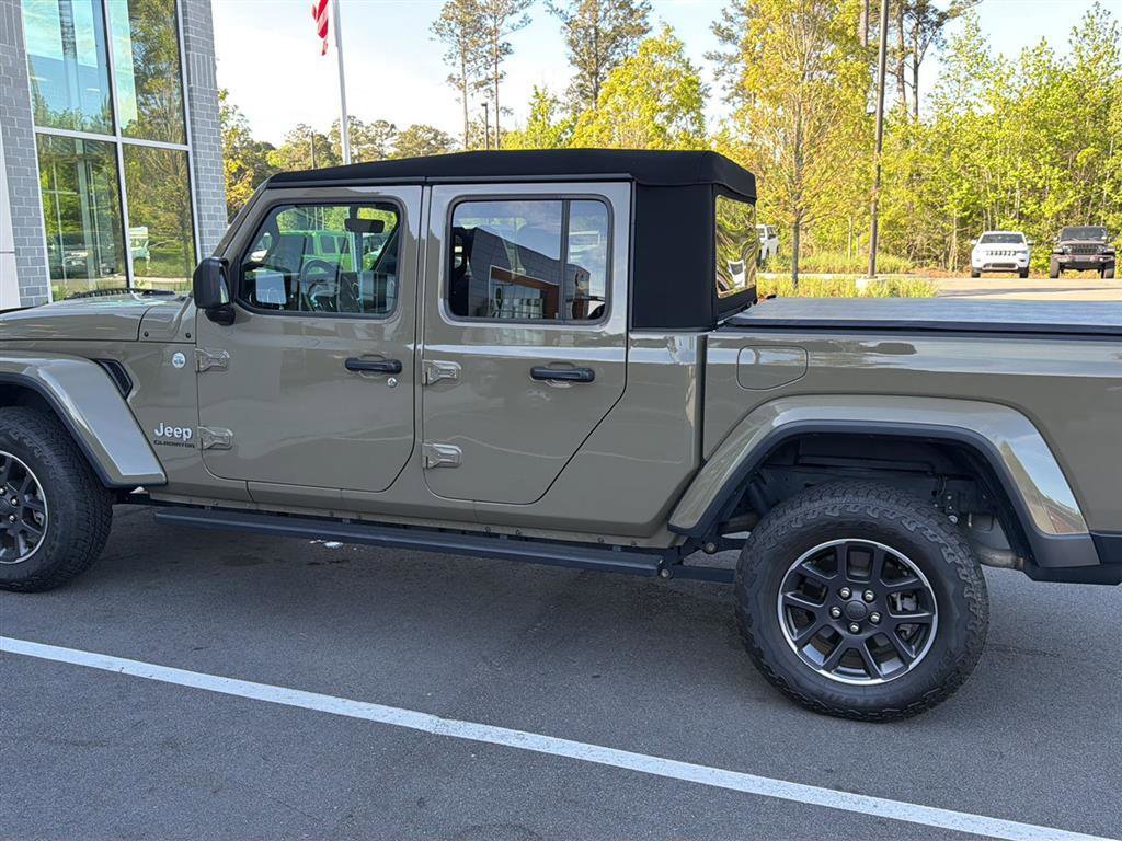 Used 2020 Jeep Gladiator Overland image 4