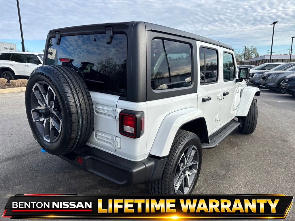 Used 2024 Jeep Wrangler Unlimited w/ Convenience Group AWD/4WD image 8