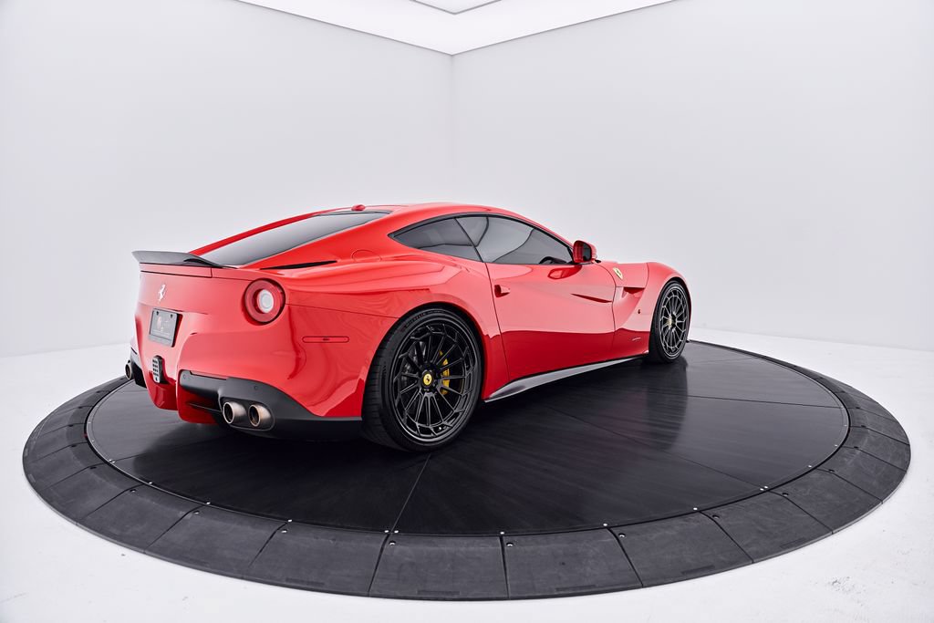 Used 2016 Ferrari F12 Berlinetta RWD image 18