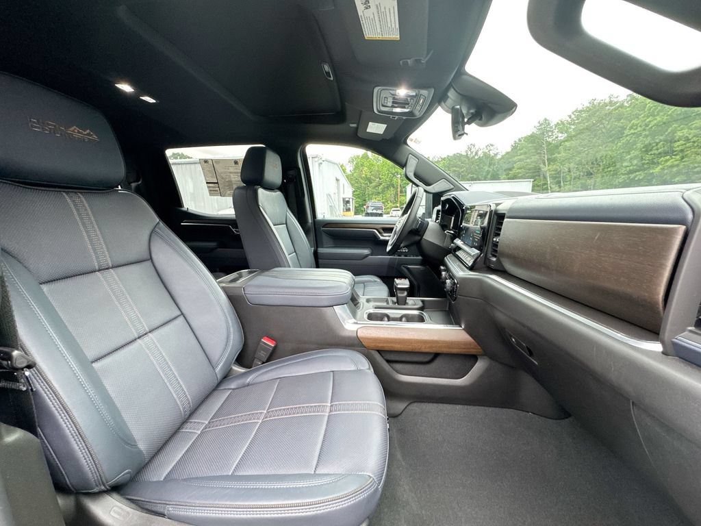 Used 2025 Chevrolet Silverado 1500 High Country w/ High Country Premium Package AWD/4WD image 31