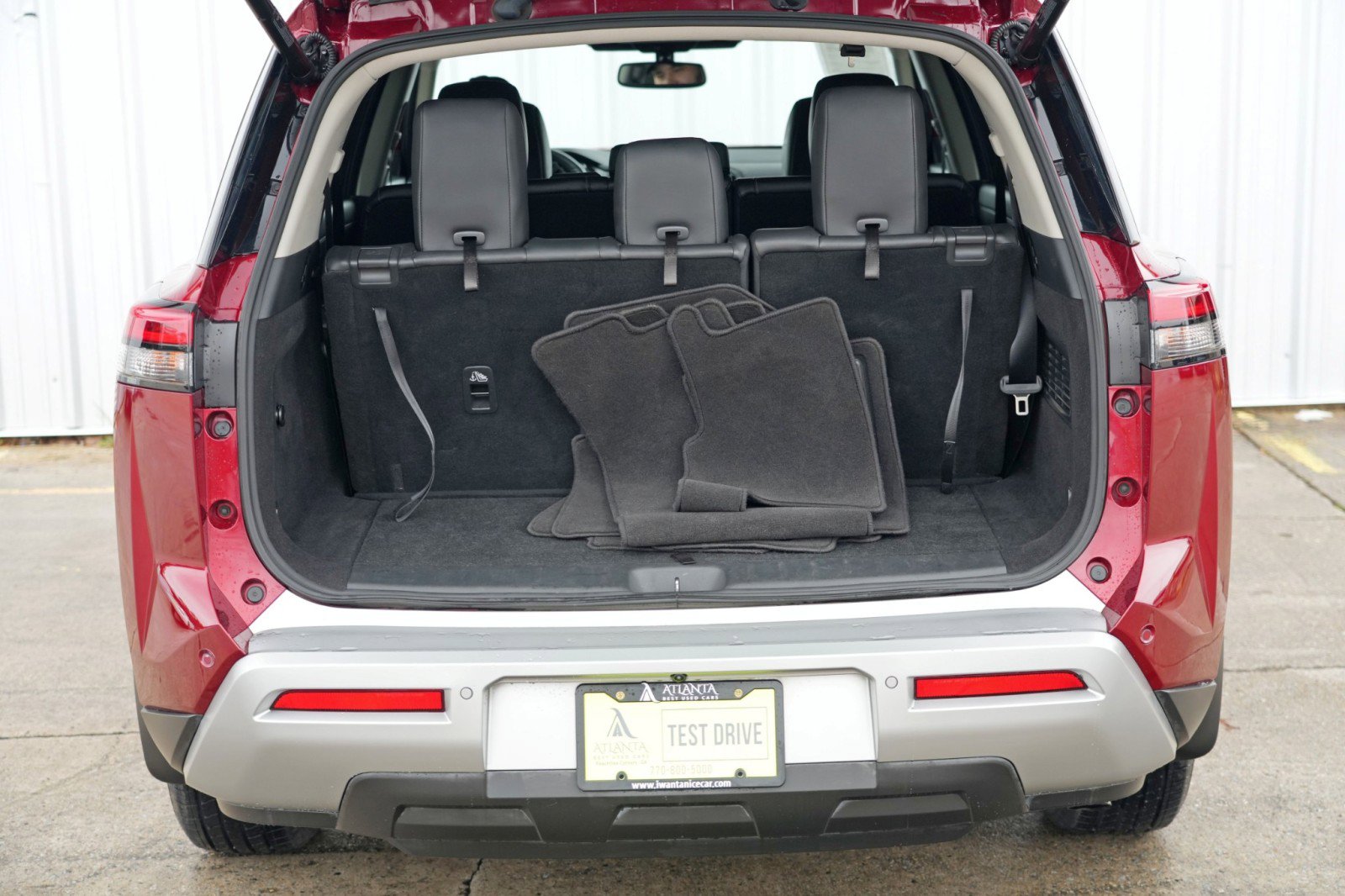 Used 2022 Nissan Pathfinder SL w/ Lighting Package (N92) image 9