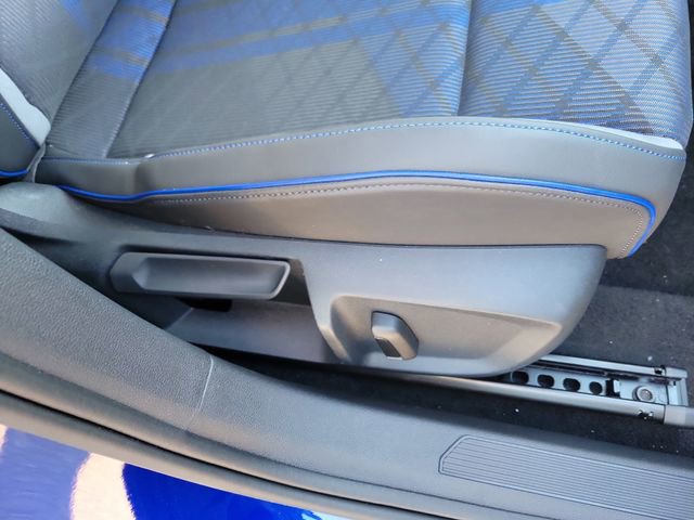 Used 2025 Volkswagen Golf R Black Edition image 36