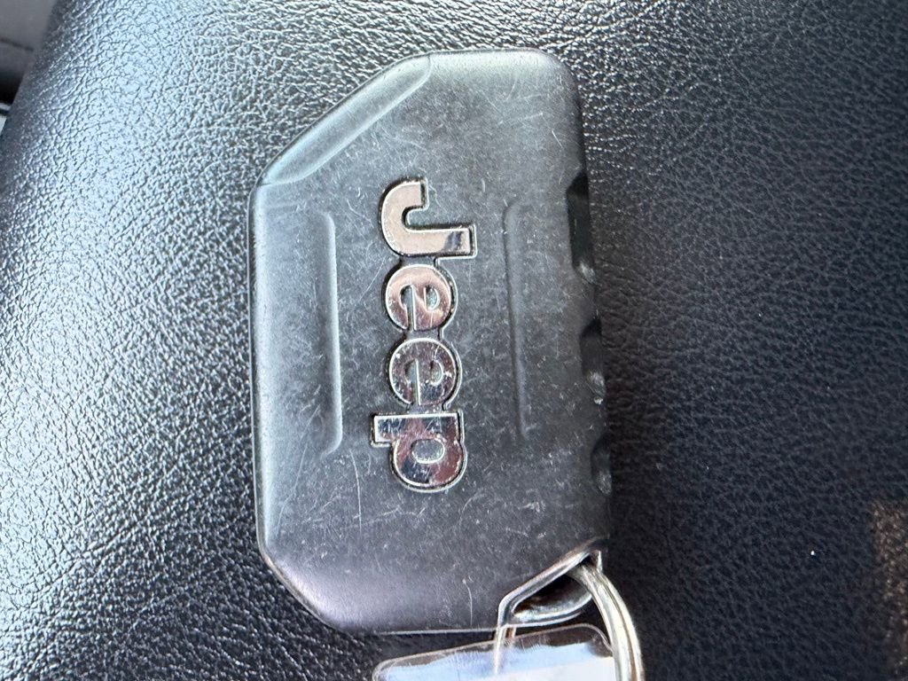 Used 2023 Jeep Wrangler Sport S image 28