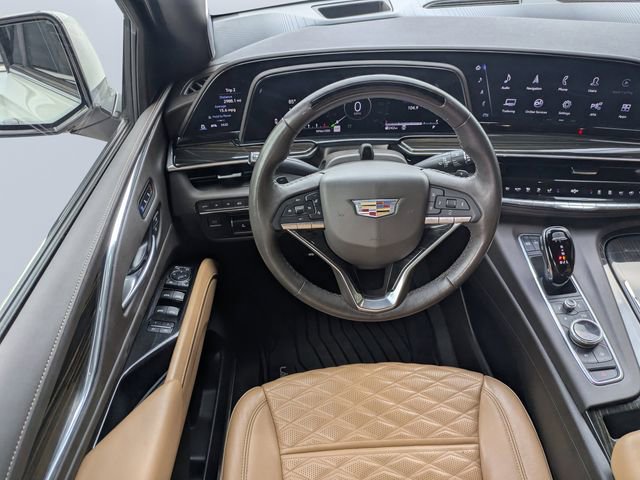 Used 2023 Cadillac Escalade Premium Luxury w/ Performance Package image 18