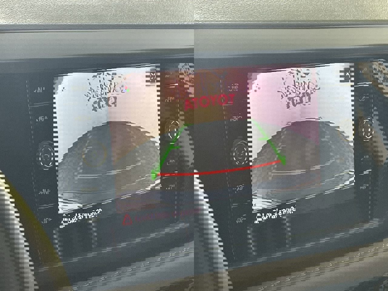 Used 2024 Volkswagen Taos SE FWD image 17