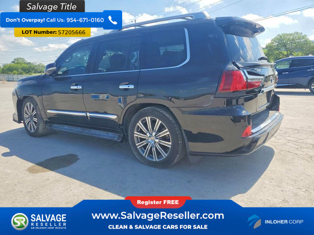 Used 2013 Lexus LX 570 4WD w/ Luxury Pkg image 3