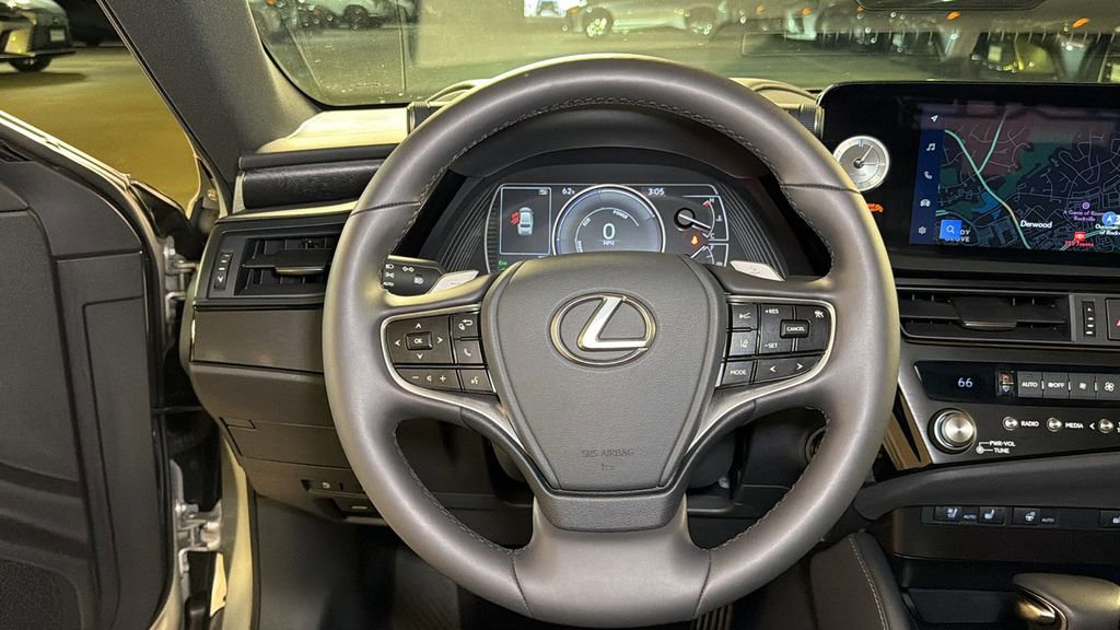 Used 2025 Lexus ES 300h w/ Premium Package image 18
