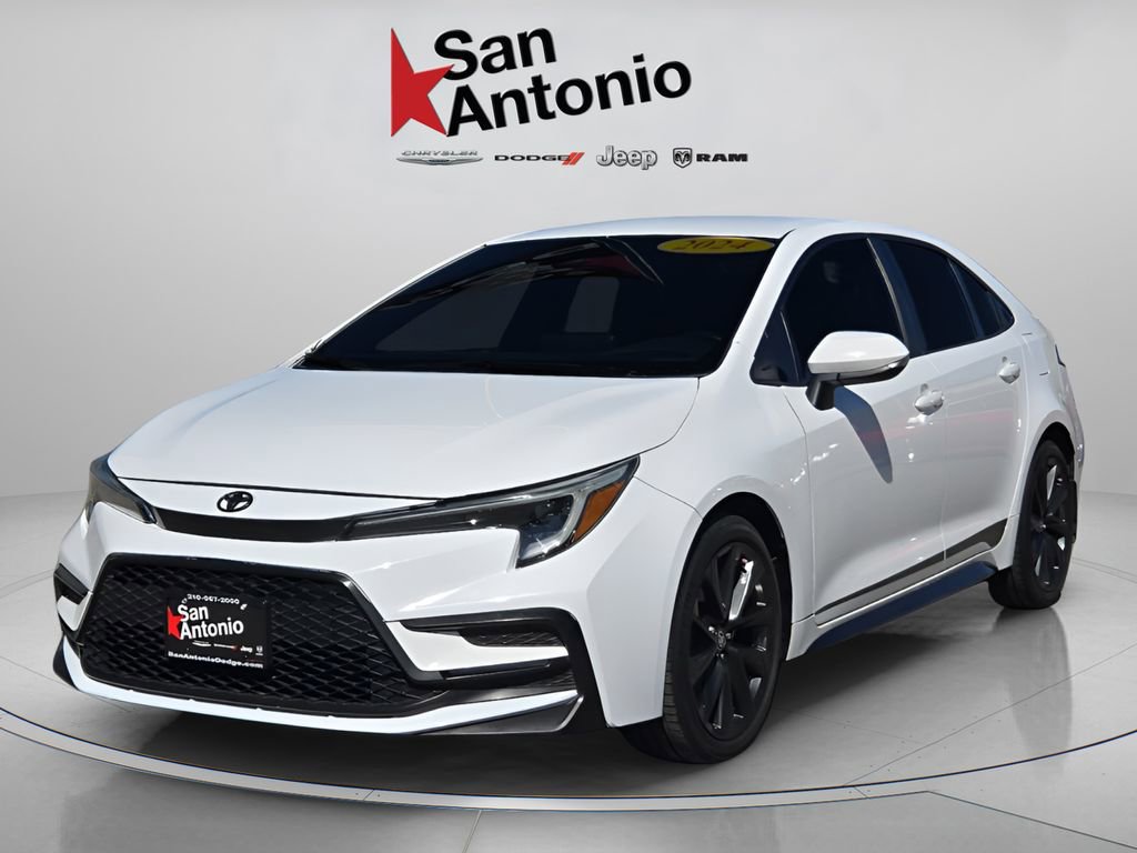 Used 2024 Toyota Corolla SE FWD image 4