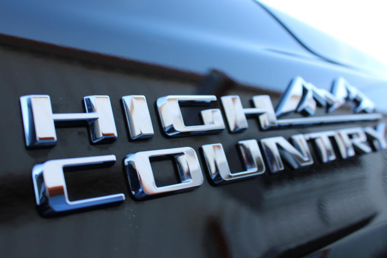 Used 2021 Chevrolet Tahoe High Country w/ Premium Package image 9