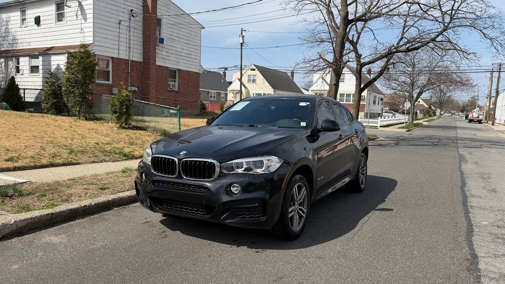 Used 2018 BMW X6 sDrive35i w/ M Sport Package image 2