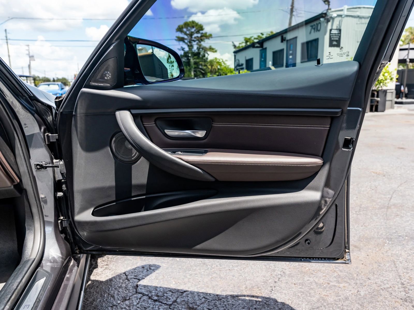 Used 2017 BMW M3 RWD image 50