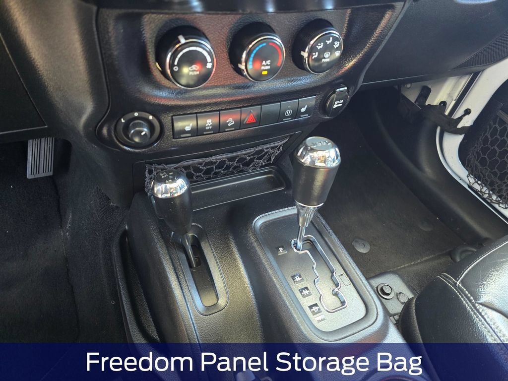 Used 2015 Jeep Wrangler Unlimited Rubicon w/ Max Tow Package AWD/4WD image 25