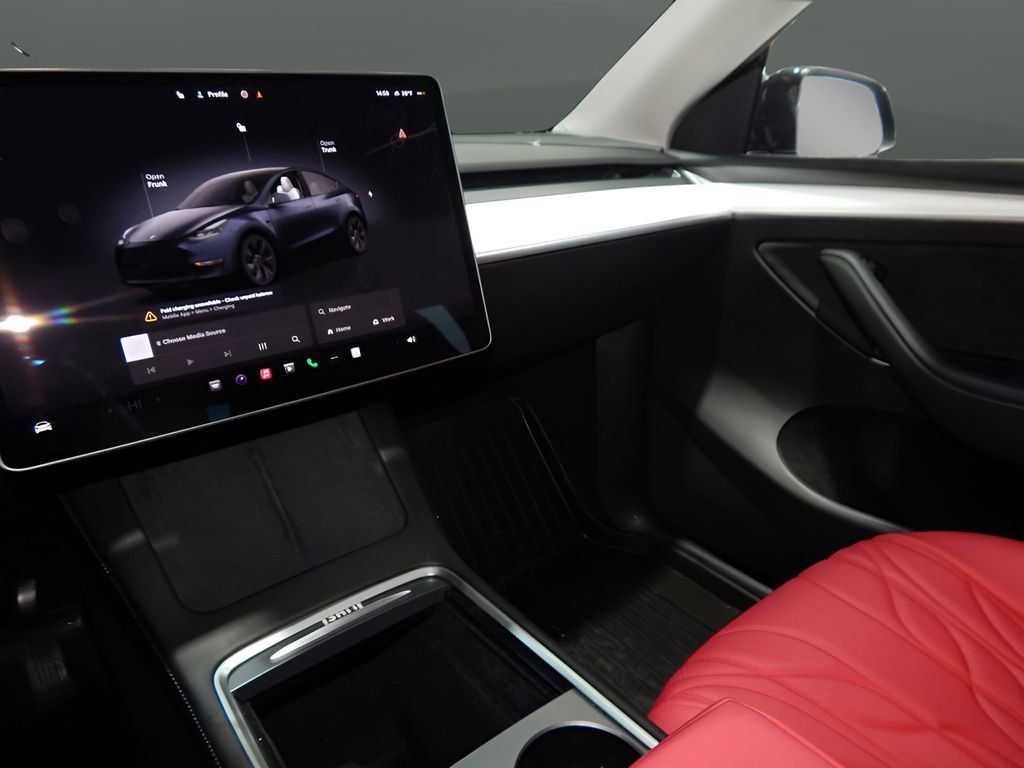 Used 2025 Tesla Model Y Long Range image 23