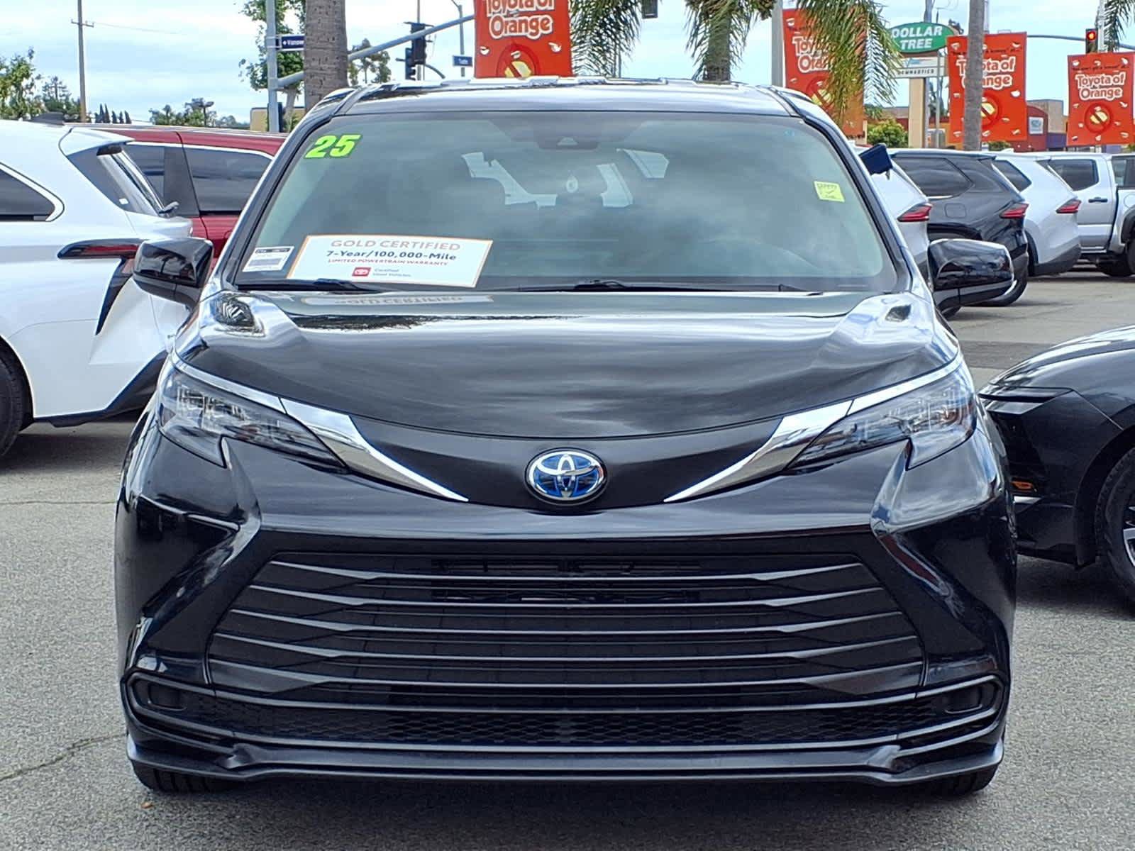 Certified 2025 Toyota Sienna LE FWD image 2