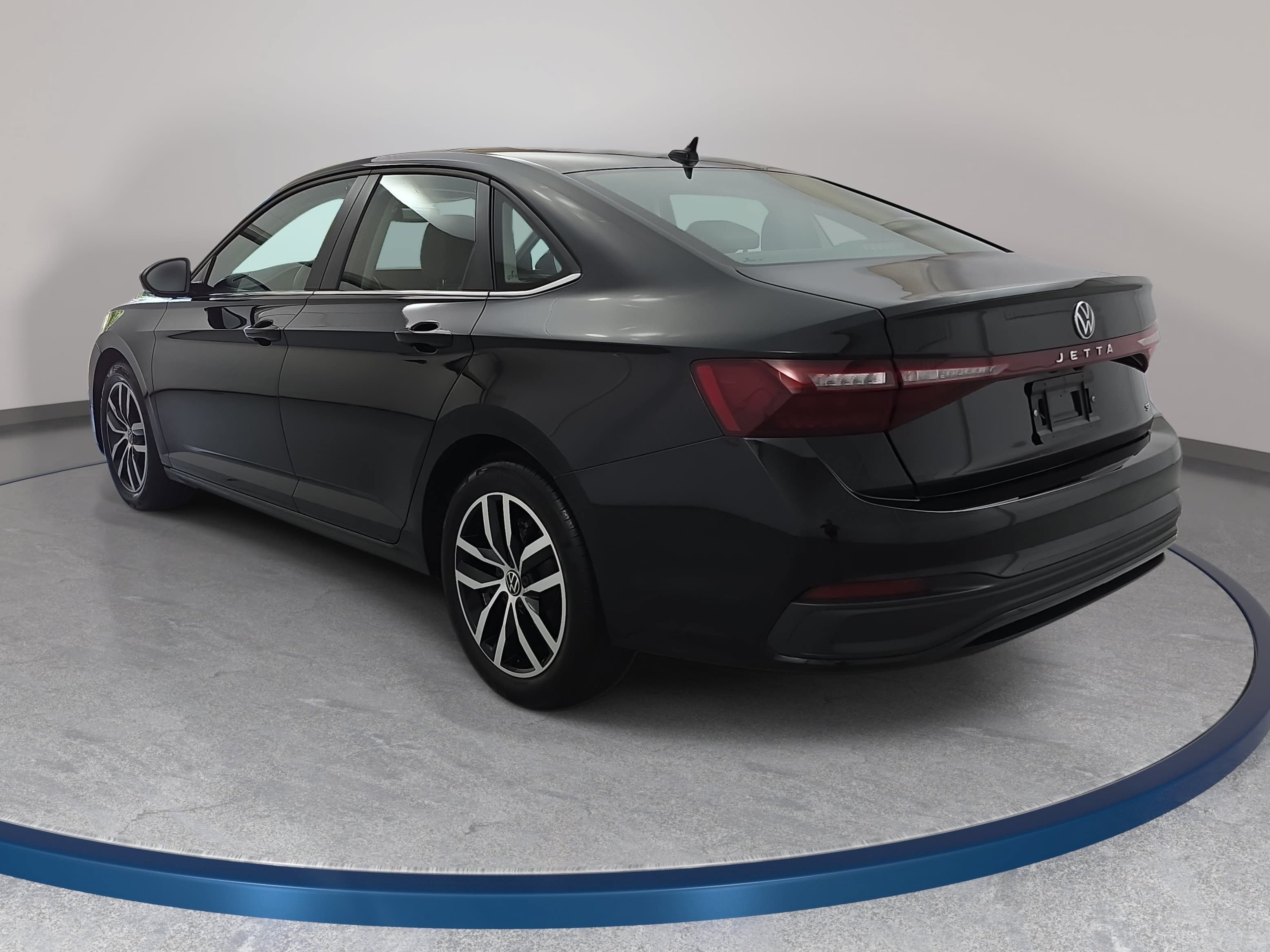 Certified 2025 Volkswagen Jetta SE w/ Sunroof Package FWD image 7