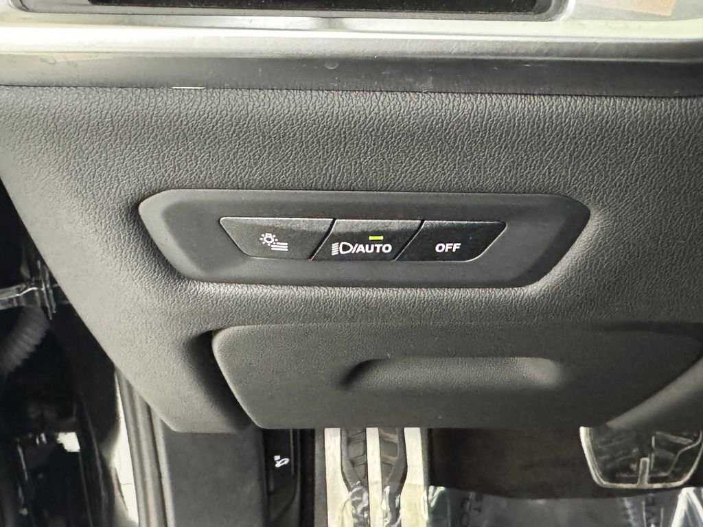 Used 2024 BMW X6 xDrive40i w/ Premium Package image 33