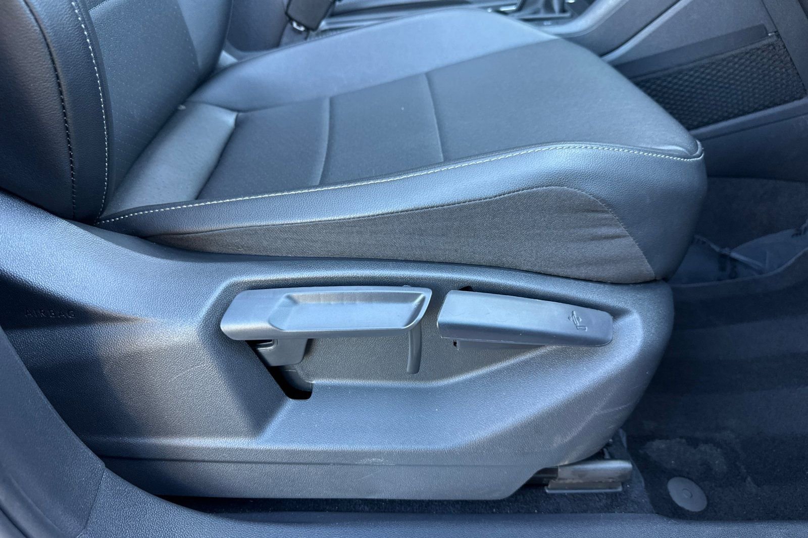Used 2019 Volkswagen Tiguan SEL R-Line image 24