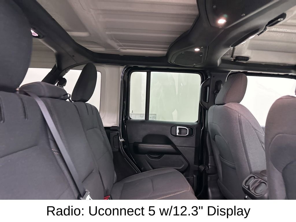 Used 2025 Jeep Wrangler Unlimited Sahara image 23