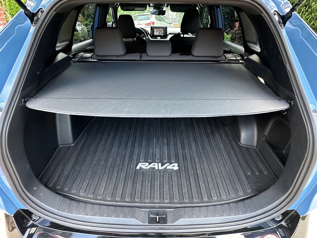 Used 2022 Toyota RAV4 SE image 21