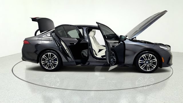 Used 2026 BMW 530i w/ M Sport Package RWD image 20