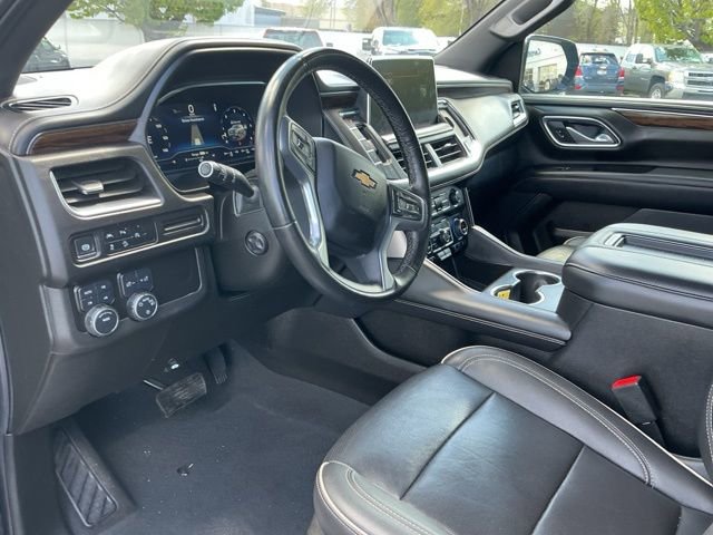 Used 2024 Chevrolet Suburban Premier AWD/4WD image 12