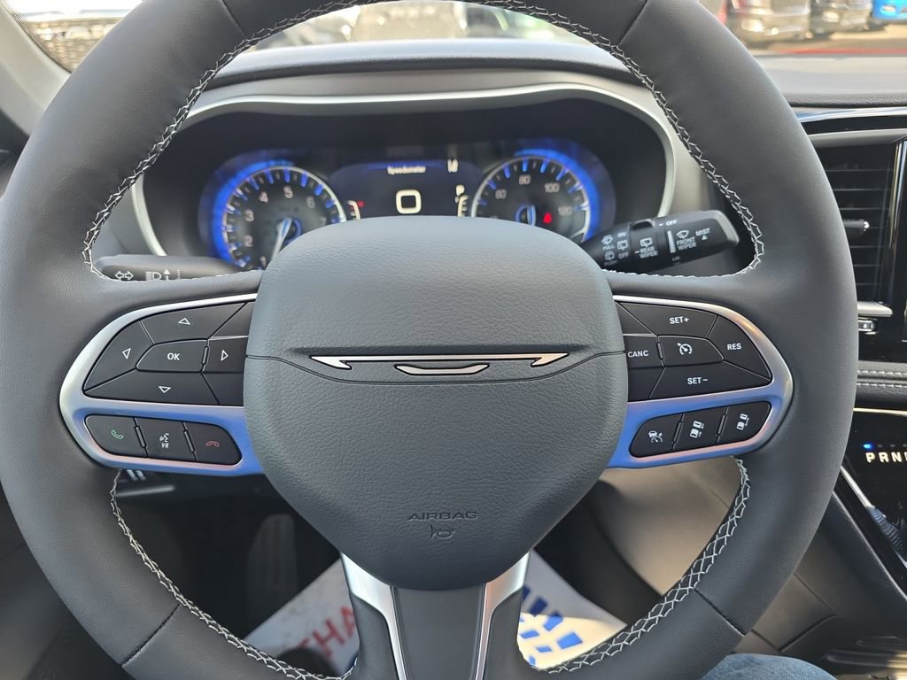 New 2027 Chrysler Pacifica Select FWD image 15