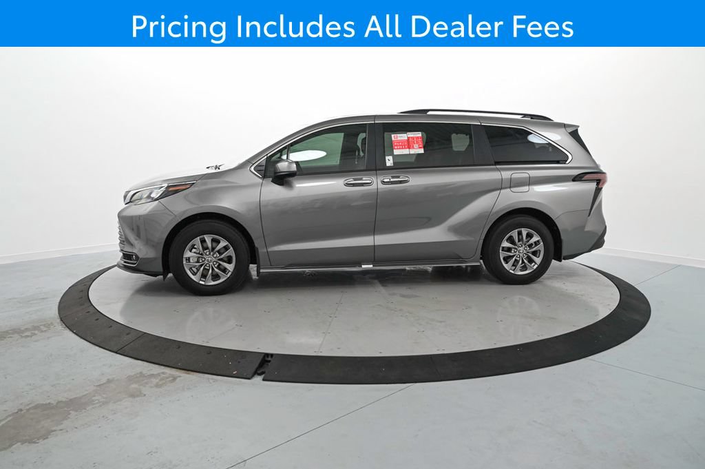 New 2026 Toyota Sienna XLE FWD image 9