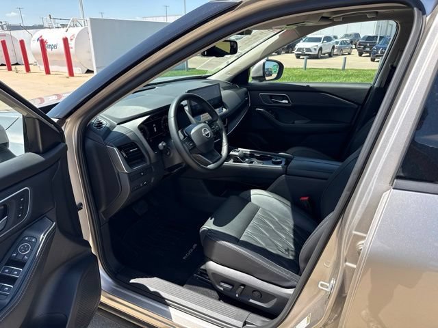 Used 2025 Nissan Rogue Platinum AWD/4WD image 15