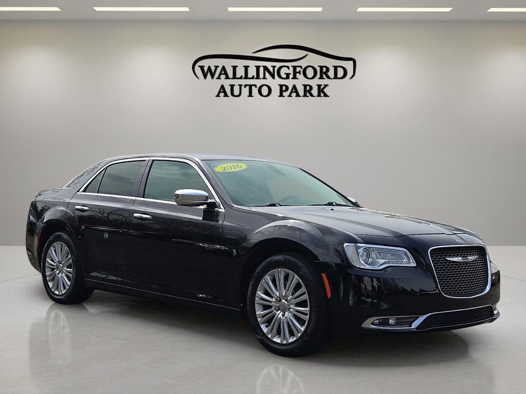 Used 2016 Chrysler 300 C image 3