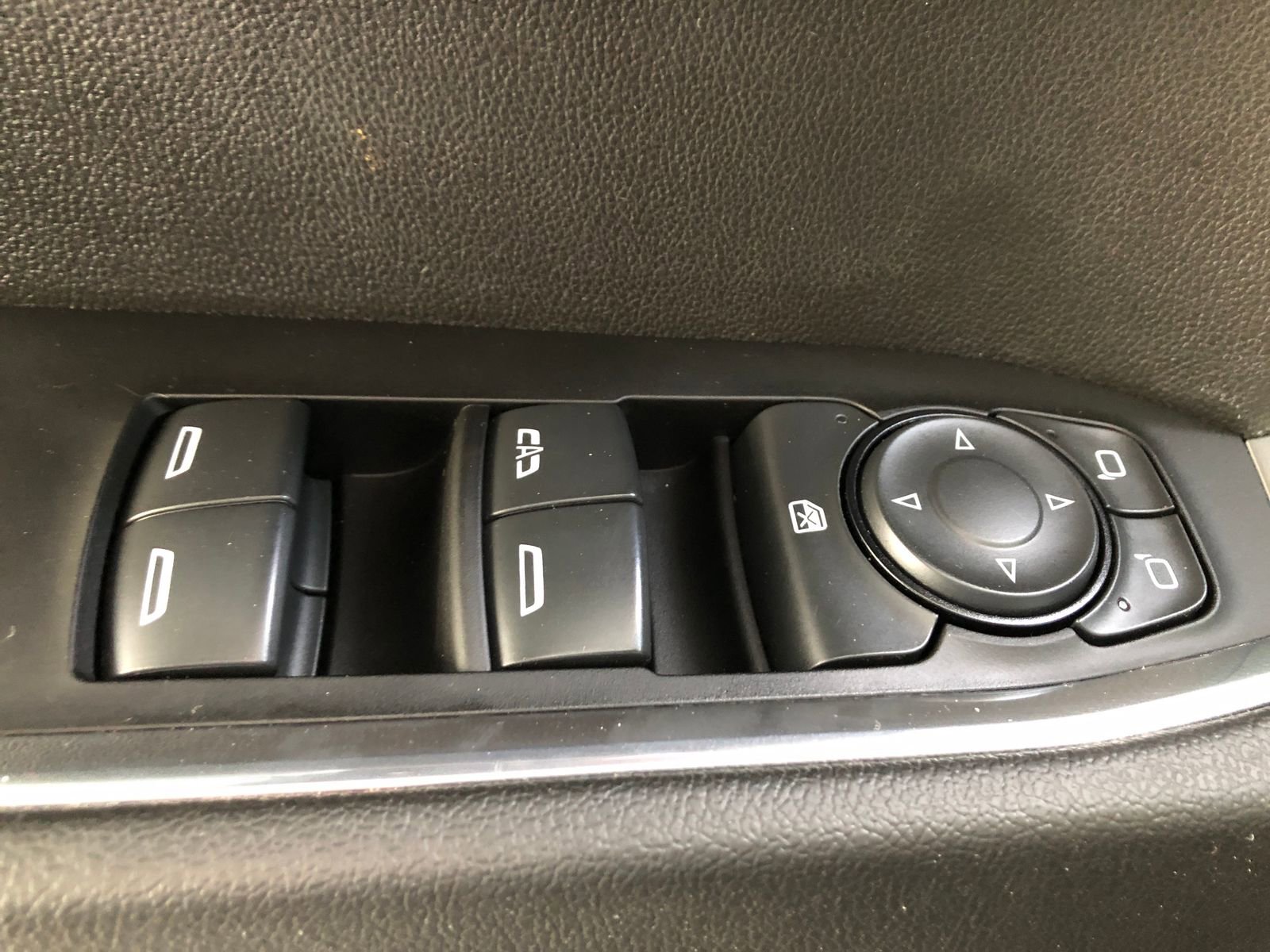 Certified 2024 Chevrolet Silverado 1500 LT image 34
