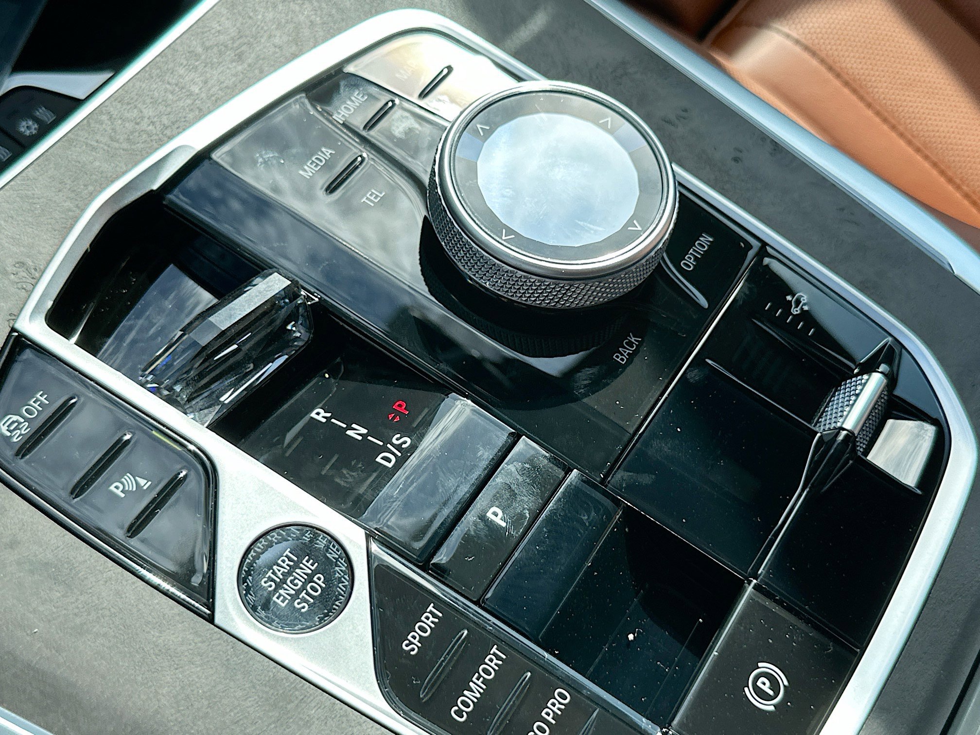 New 2025 BMW X7 M60i w/ Executive Package image 17