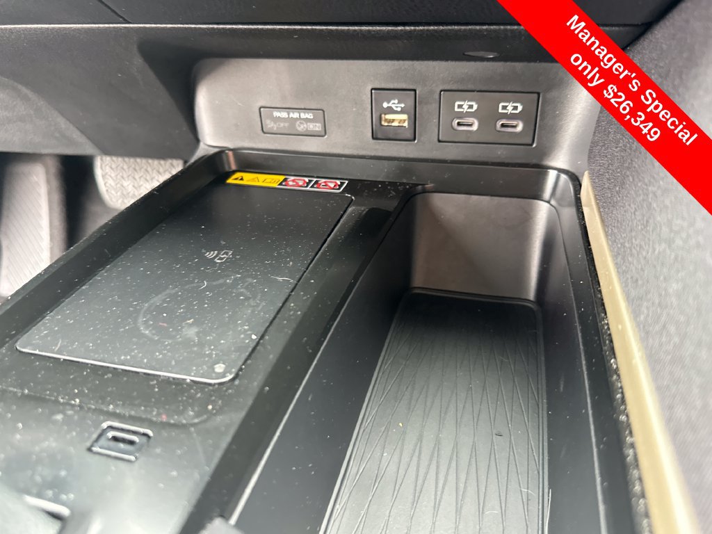 Used 2025 Toyota Camry LE AWD/4WD image 41