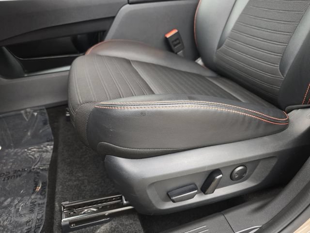 Used 2025 Nissan Rogue SV AWD/4WD image 28