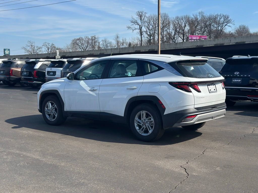 Used 2025 Hyundai Tucson SE image 5