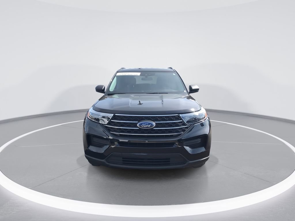 Used 2022 Ford Explorer XLT image 3