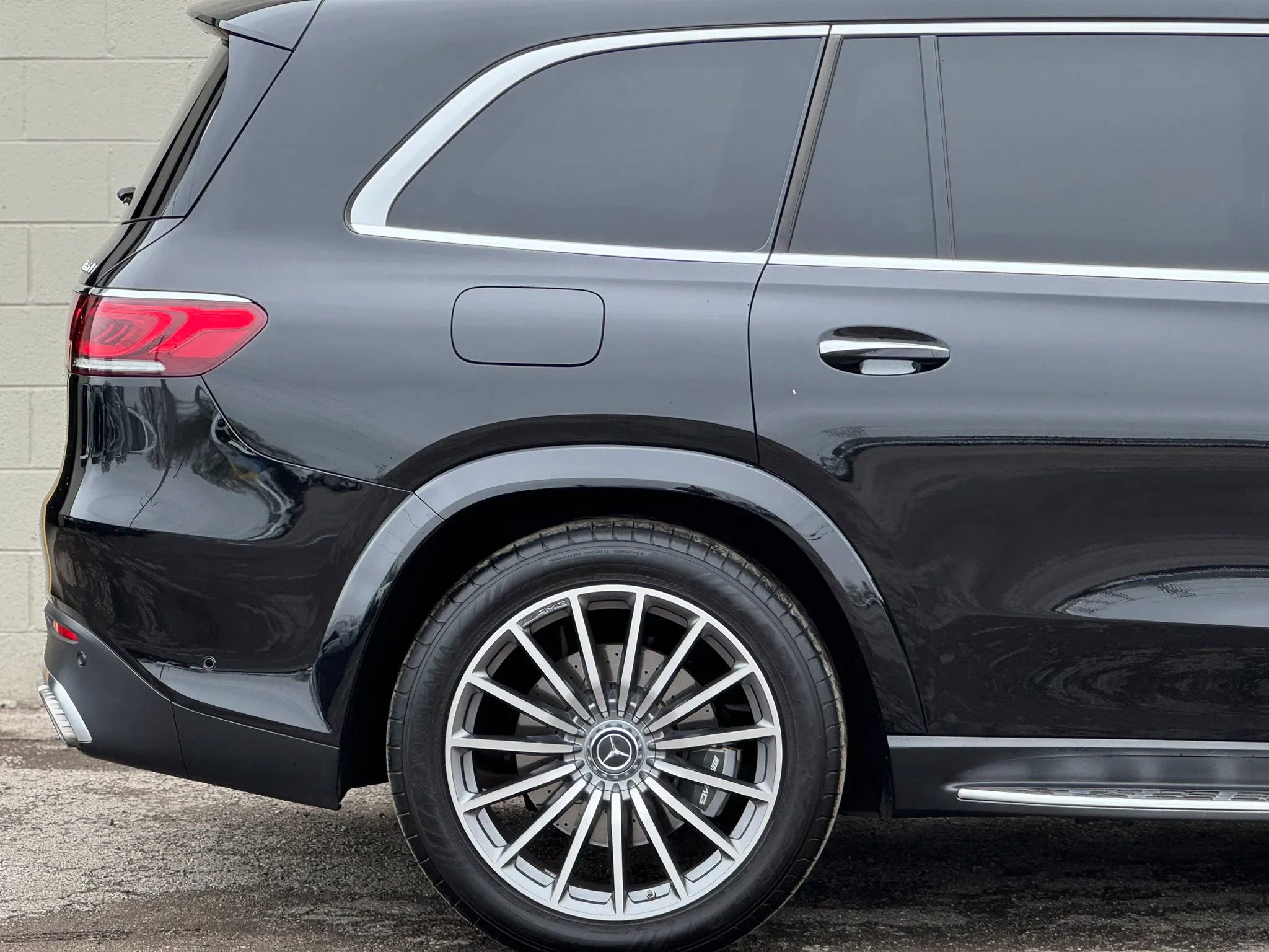 Used 2023 Mercedes-Benz GLS 63 AMG 4MATIC w/ Warmth & Comfort Package image 9