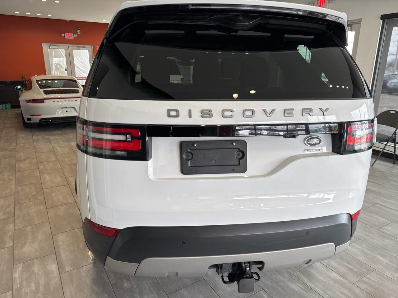 Used 2017 Land Rover Discovery HSE image 14