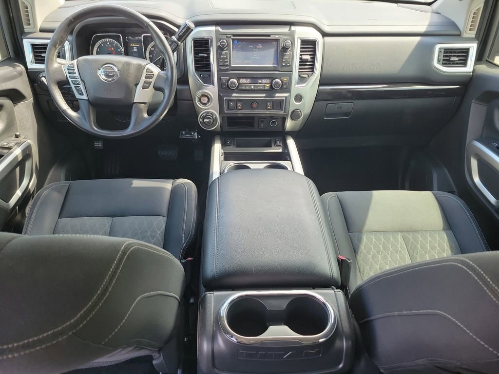 Used 2018 Nissan Titan SV w/ SV Convenience Package AWD/4WD image 13