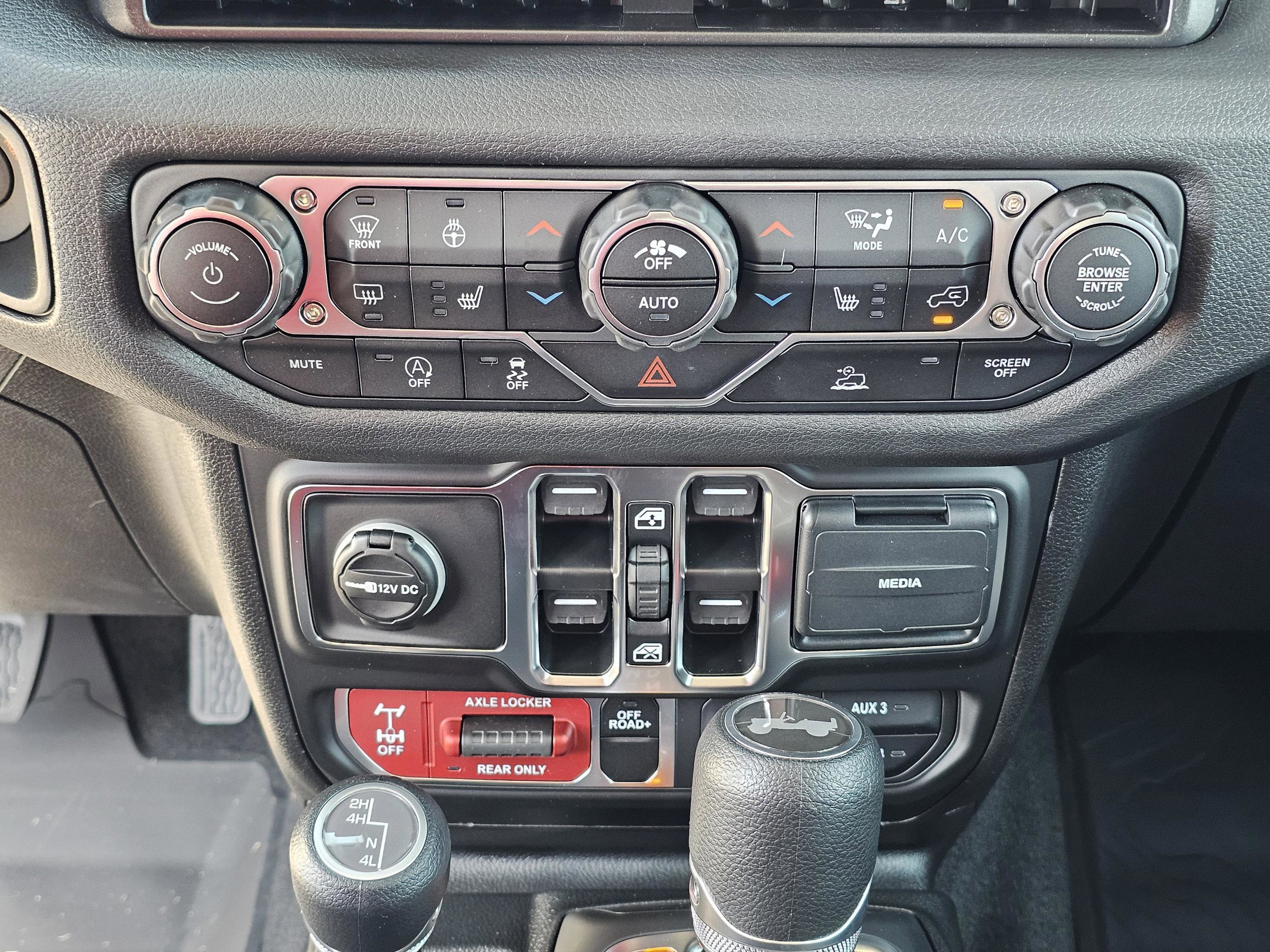 New 2025 Jeep Wrangler Unlimited Sport image 27