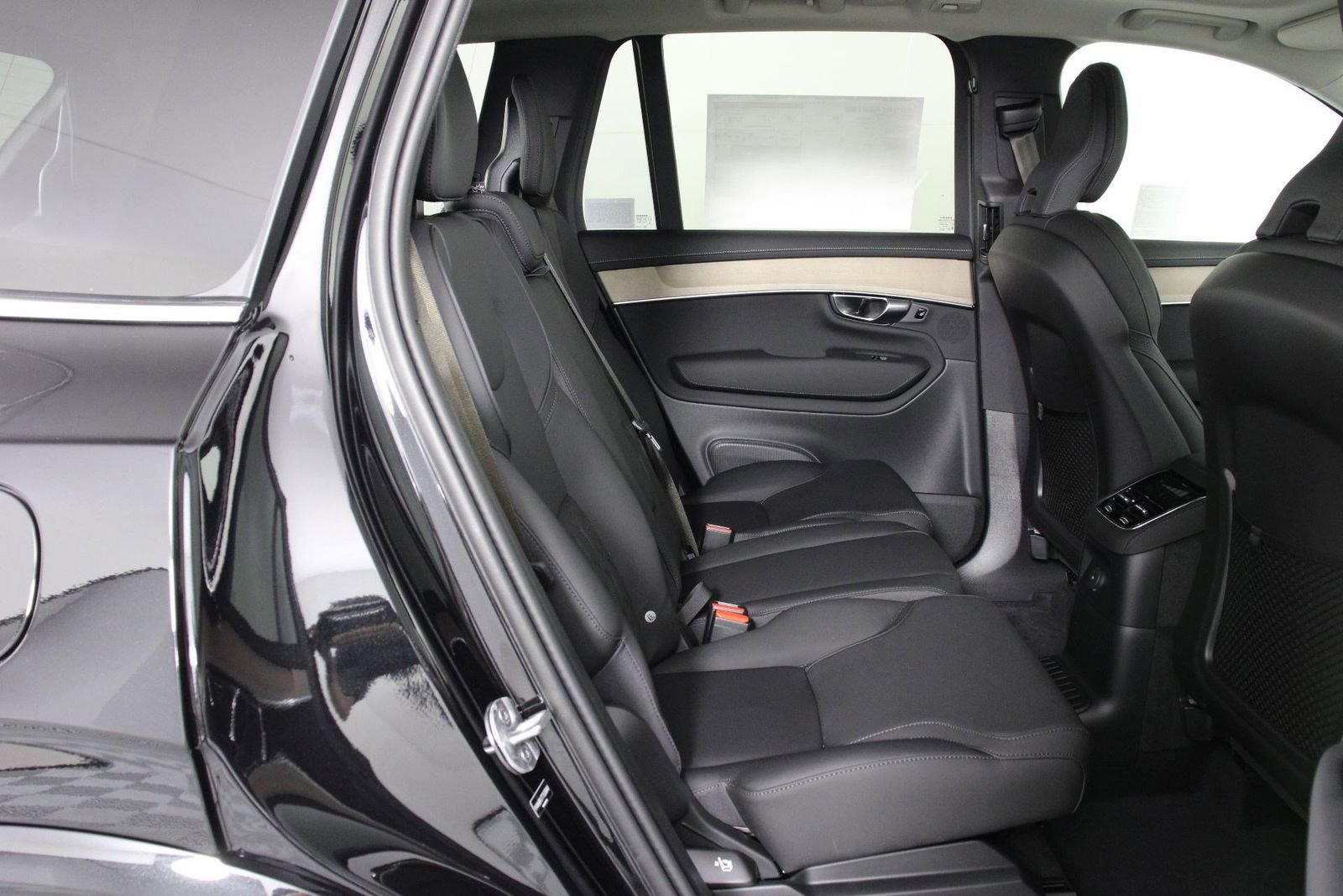 New 2026 Volvo XC90 T8 Core AWD/4WD image 11