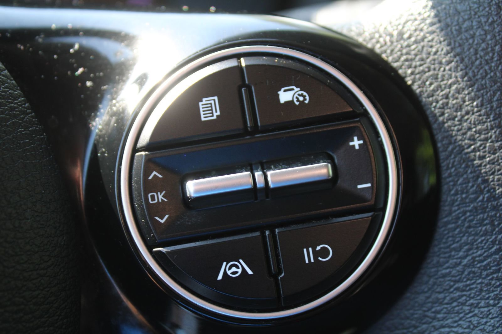 Certified 2023 Kia Soul S FWD image 30