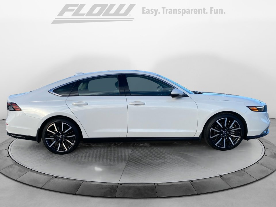 Used 2024 Honda Accord Touring image 9