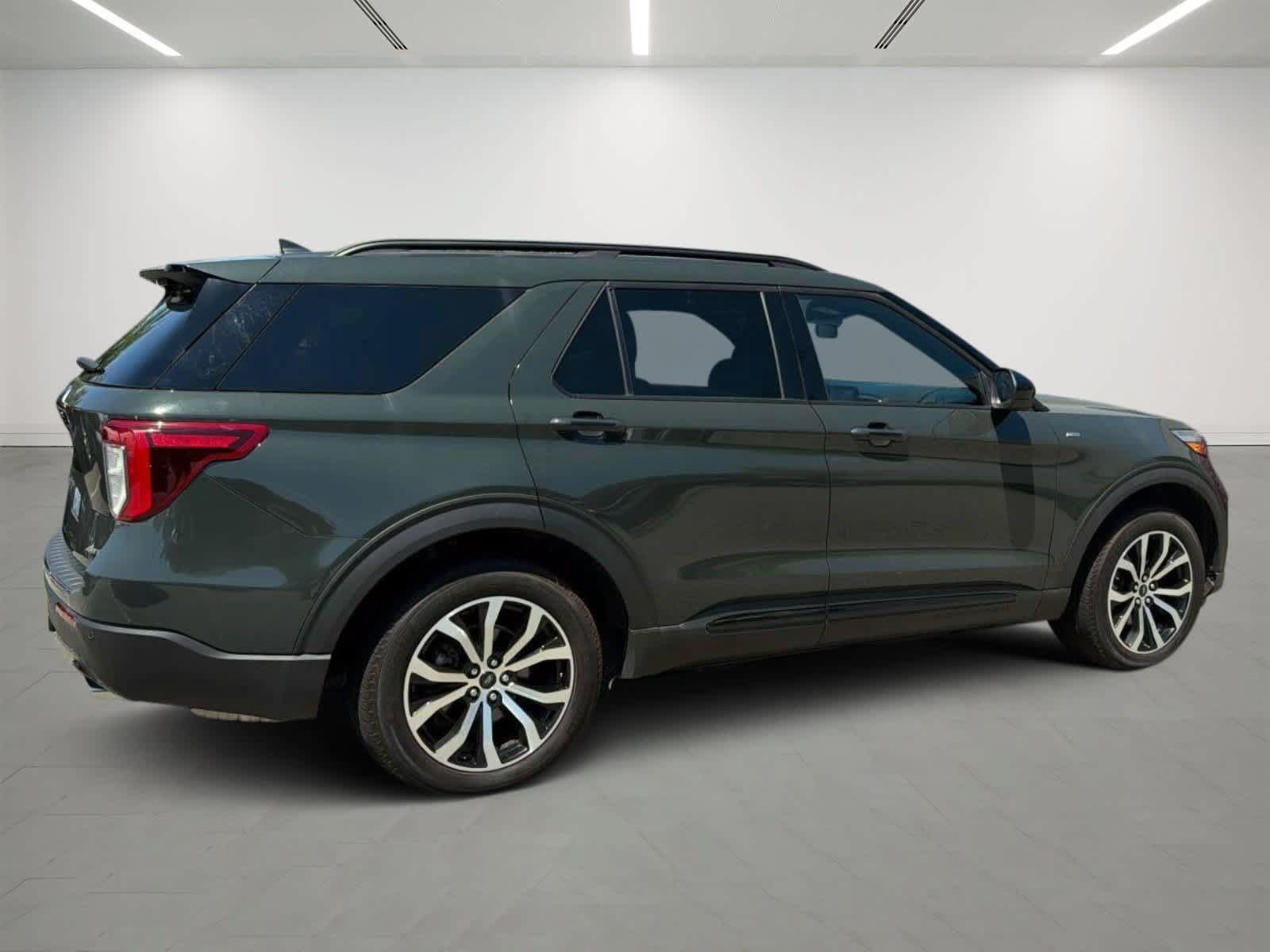 Used 2023 Ford Explorer ST-Line w/ Class IV Trailer Tow Package AWD/4WD image 4
