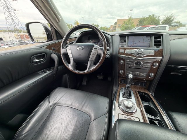 Used 2017 INFINITI QX80 4WD w/ Driver Assistance Package image 18