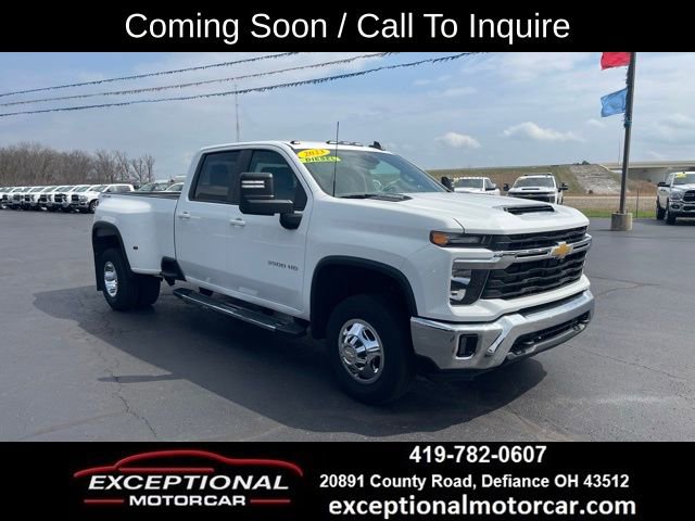 Used 2024 Chevrolet Silverado 3500 LT w/ Convenience Package AWD/4WD image 8