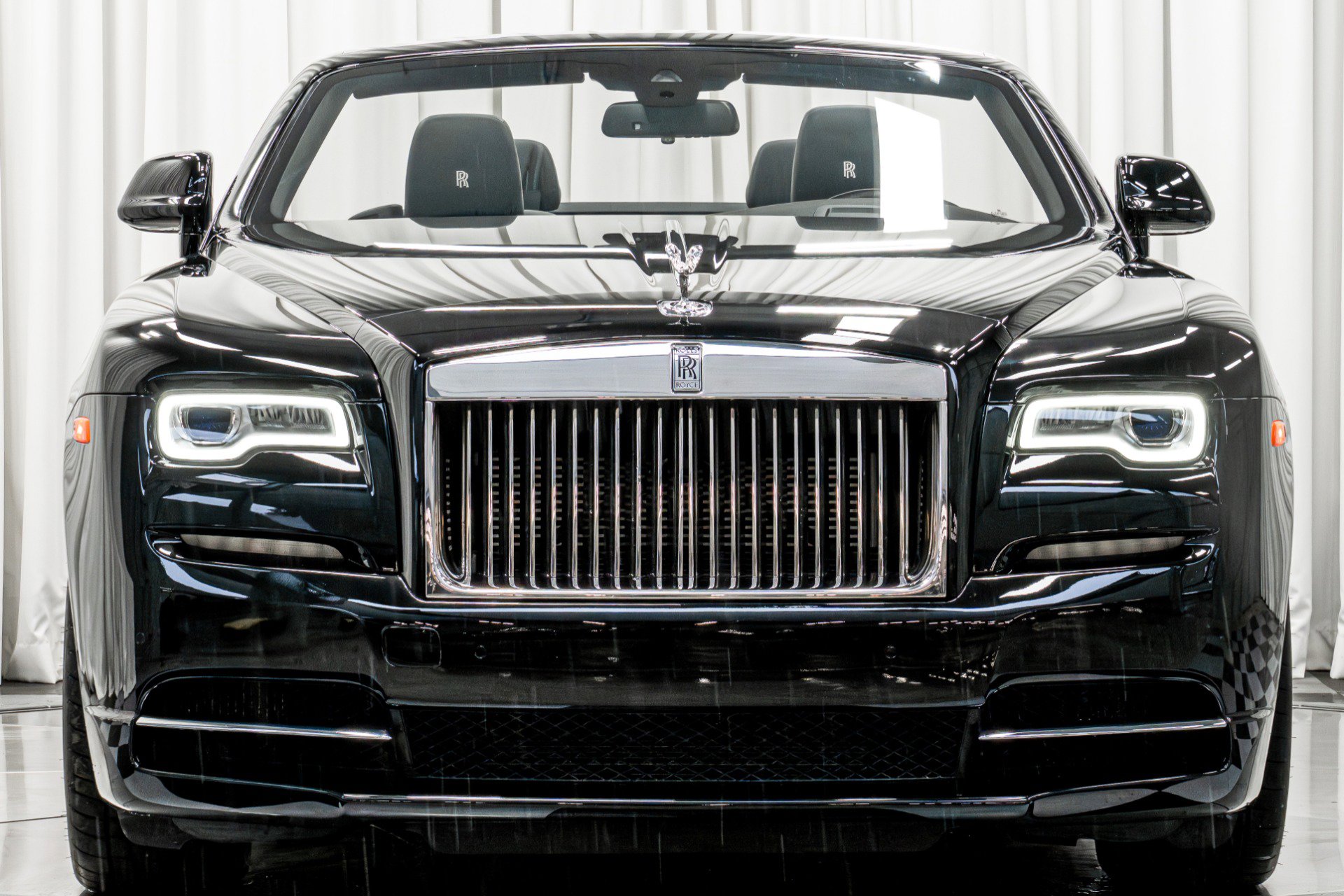 Used 2017 Rolls-Royce Dawn image 4